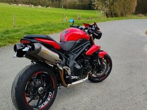 TRIUMPH SPEED TRIPLE 1050