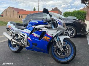 SUZUKI 750 GSXR W