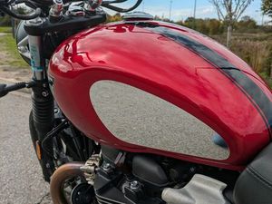 TRIUMPH SPEEDTWIN 900