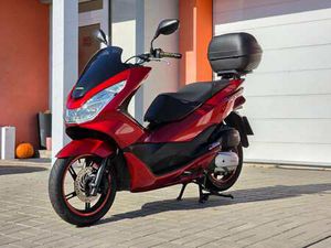 HONDA PCX150, PŮVOD ČR, KUFR, SERVISKA, DPH