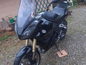 MOTO TRIUMPH TIGER 1050