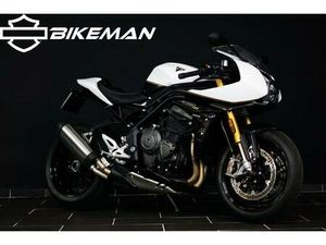 TRIUMPH SPEED TRIPLE 1200 RR ÖHLINS 430 MIL! JUST NU 2,95%!