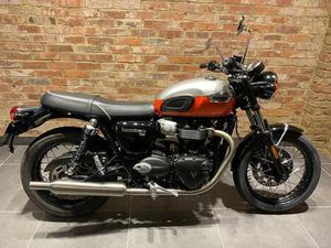 TRIUMPH BONNEVILLE T100 900 CC