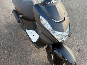 PEUGEOT KISBEE STREETZONE