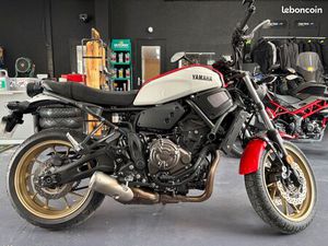 YAMAHA XSR 700