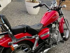 MOTO HONDA 125 REBELLE