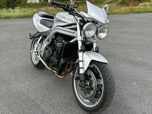TRIUMPH SPEED TRIPLE
