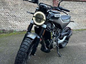 HUSQVARNA SVARTPILEN 401 *HU NEU*