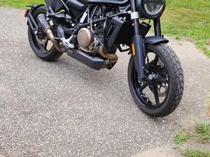 2019 HUSQVARNA SVARTPILEN 701