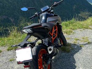 KTM 390 DUKE - QUICKSHIFTER - NAKED BIKE