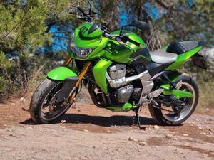 KAWASAKI - Z750