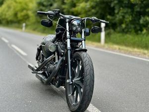 HARLEY DAVIDSON IRON 883