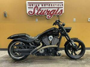 2013 VICTORY MOTORCYCLES® HAMMER 8-BALL® SOLID BLACK