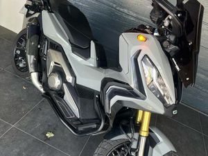 XADV 750 FULL ÉQUIPEMENTS
