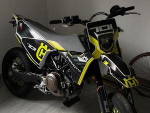 HUSQVARNA 701 SUPERMOTO