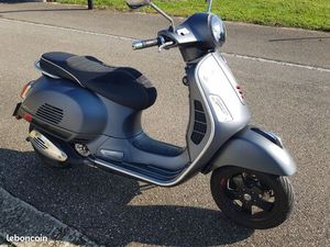 VESPA 300 GTS SUPER SPORT