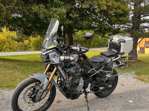 CF MOTO 450 MT ÉQUIPÉE VOYAGE