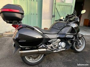 HONDA DEAUVILLE NT 700