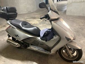 HONDA FES 125 CC