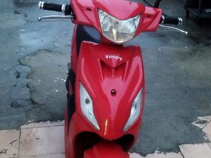 MOTO ELÉTRICA VERMELHA BEDUÍDO E VEIROS