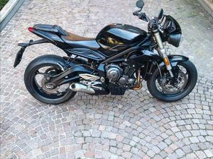 TRIUMPH STREET TRIPLE S