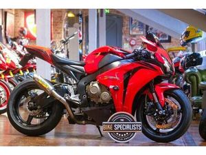 HONDA CBR1000RR FIREBLADE *LOW MILEAGE - LOW OWNERSHIP*