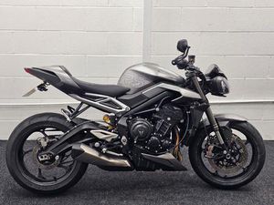 TRIUMPH STREET TRIPLE RS 765 CC