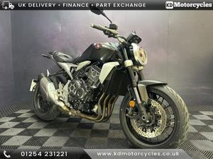 HONDA CB 1000 R 2022 LOW MILES EXTRAS FITTED STUNNING COLOUR