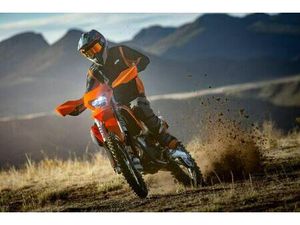 KTM 250 EXC-F 2025 MODEL, SAVING £1700