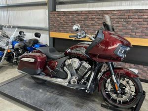 2022 INDIAN MOTORCYCLE® CHALLENGER® LIMITED MAROON METALLIC