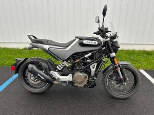 2021 HUSQVARNA SVARTPILEN 401