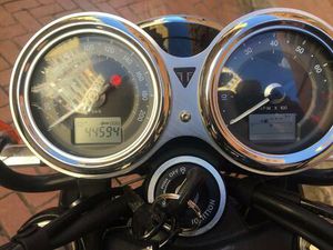 VENDO TRIUMPH BONNEVILLE T100 (2017 - 20) USATA A ROMA (CODICE 9884722) - MOTO.IT