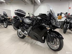 A-KORTTI - 14 PÄIVÄN PALAUTUSOIKEUS - LOISTAVA MATKAPYÖRÄ! NAVI, 3X LAUKUT, ABS