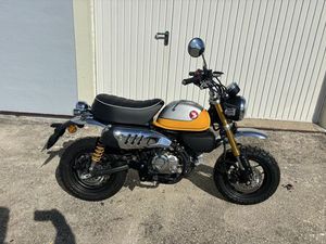 MONCKY 125 CM3 NOVA , ZERO KMS - COLEÇÃO PARTICULAR SÃO DOMINGOS DE BENFICA