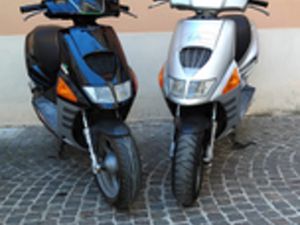 APRILIA SR 50. LEGGI BENE