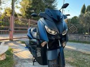 YAMAHA XMAX 125