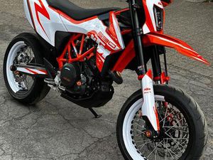 KTM 690 SMCR BJ 2024