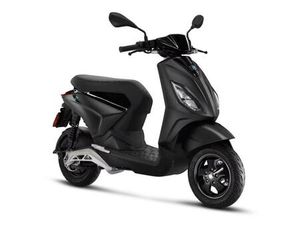 ROLLER PIAGGIO ONE ACTIVE 60 KM/H, SCHWARZ FOREVER NEU 3299 EURO*