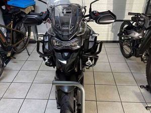 TRIUMPH TIGER 900