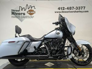 2023 HARLEY-DAVIDSON® STREET GLIDE® SPECIAL ATLAS SILVER METALLIC - BLACK FINISH