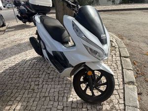 VENDO HONDA PCX ANO 2019 SETÚBAL (SÃO JULIÃO, NOSSA SENHORA DA ANUNCIADA E SANTA MARIA DA GRAÇA)
