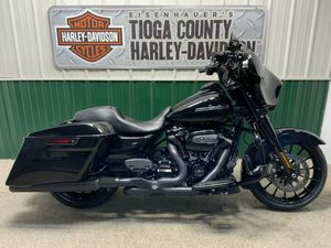2018 HARLEY-DAVIDSON® FLHXS - STREET GLIDE® SPECIAL