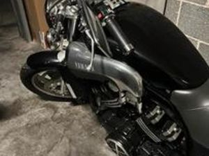 YAMAHA VMAX - 1998