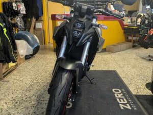 SUZUKI GSX 8S