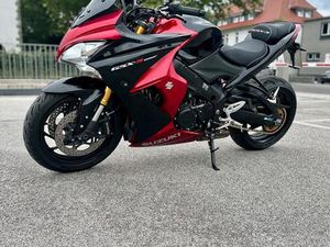 SUZUKI GSX S 1000F