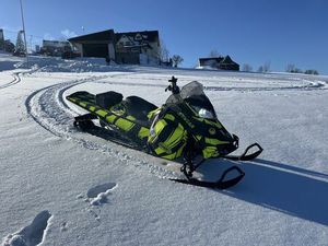 SKI DOO SUMMIT 800 DLUGI 165 850 POLARIS RMK 174 SKUTER SNIEZNY CZERWIENNE