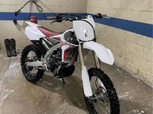 YAMAHA 2015 YZ450 SE – SPECIAL EDITION