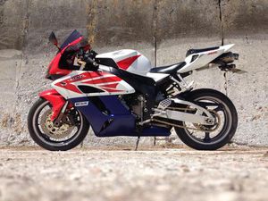 HONDA CBR 1000 RR JAPAN SCHWEIZERISCHE FIREBLADE TRICOLORE