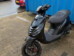 ZIP 4T 50CC BROM — SCOOTERS | PIAGGIO — MARKTPLAATS
