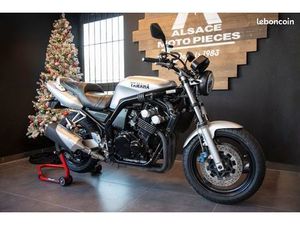 TRES BELLE YAMAHA 600 FAZER ROADSTER -A2